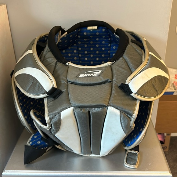 Warriors ice hockey size large chest protector-smoke free home-gently used - Picture 1 of 2